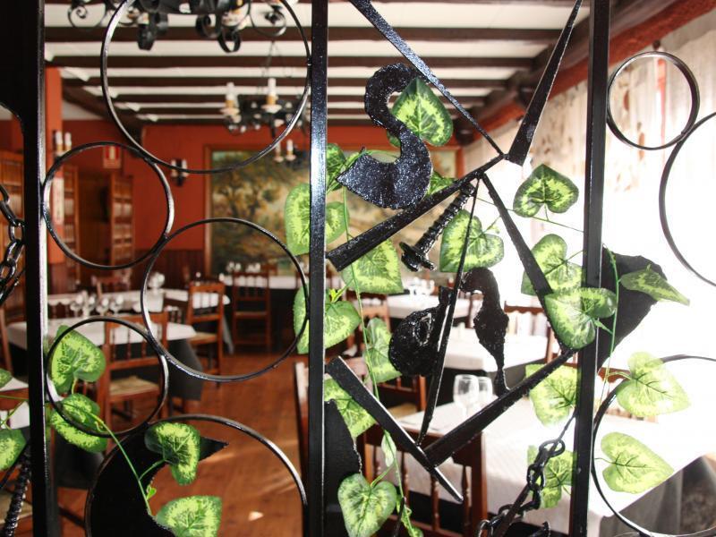 Hostal Rte. Elena Fuentes de Ebro 外观 照片